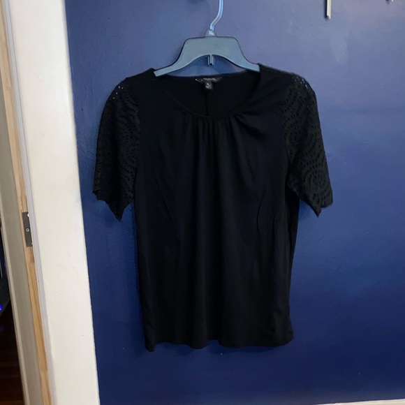 Banana Republic Tops - Women’s banana republic shirt size m